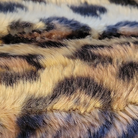 Ruby CHO leopard print fur vest with collar. Size is Small. Great condition. - Picture 4 of 8